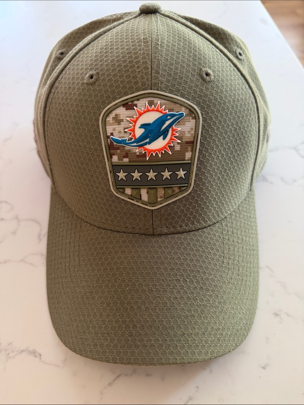 Miami Dolphins Salute to Service On Field New Era 39Thirty Cap Hat L/XL